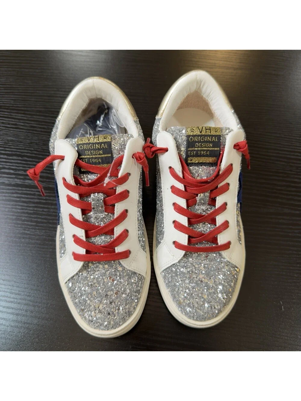 Size 6.5 Women’s Vintage Havana Silver Glitter Gray Star Red Laces Sneakers